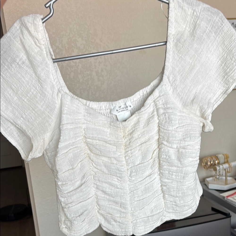 Amour Vert Women's Cream Top